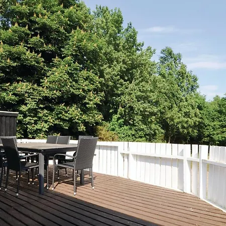 Three-bedroom Holiday In Thyholm