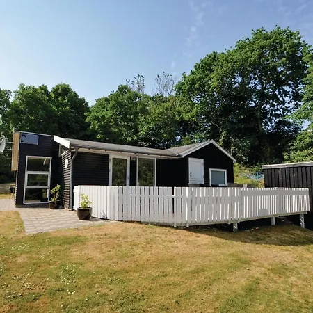 Σπίτι διακοπών Three-bedroom Holiday In *